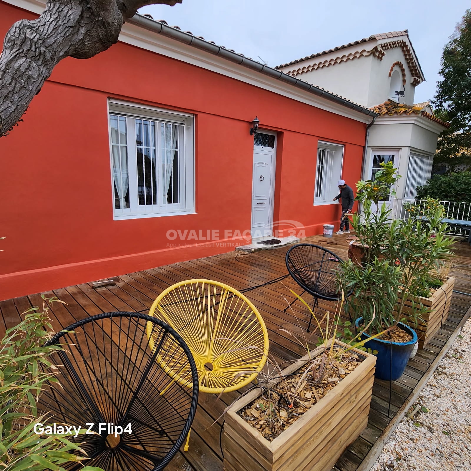 Peintre façades d'une maison à Cazouls-les-Béziers, 34370, HERAULT